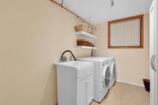 Wasaga Beach Family Oasis and Ski Escape - 3