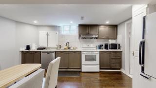 Cozy with Sauna 2 BedRooms basement apartment - 4