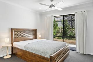 Capestone Cove - Spacious Modern Home - Mango Hill - 8