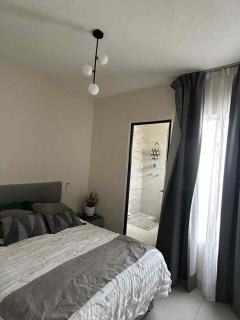 Bonita casa amueblada, de un piso - 2