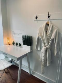 Victorian House B&B CozyWestmount - 6