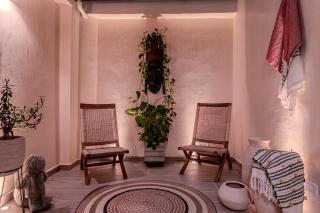 Brand NEW 2 bedroom in Manila - 9