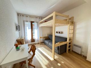 Studio Chaleureux avec Grande Terrasse à La Salle-les-Alpes - FR-1-358-303 - 9