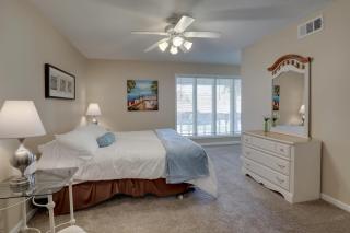 Mins to Blessing Hospital, Miss River, Country Club - 8