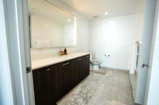 Lush Rustic Modern 3BED 2 BTH Retreat in the Heart of Downtown Miami - 1