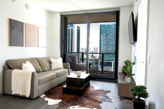 Lush Rustic Modern 3BED 2 BTH Retreat in the Heart of Downtown Miami - 5