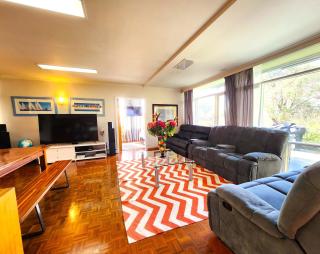 Private quad guest room 3 with free parking - 2