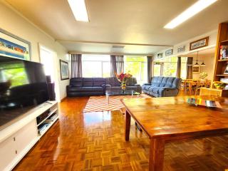 Private quad guest room 3 with free parking - 1