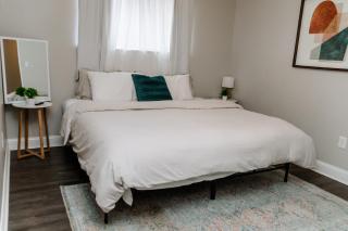 Broadview Modern Comfort for Work & Play - 1