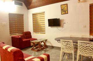 2BHK Homestay at Vagamon with Pool, Campfire and BBQ- Oakwood Oasis - 8