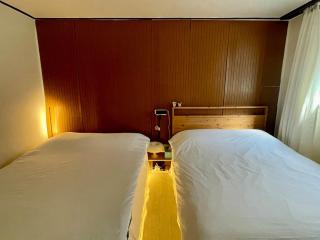 Hapjeong 2BR, 5 minutes from Hapjeong Station, 2 rooms, 3 queen beds, 6 people,Netflix, self check-in - 8