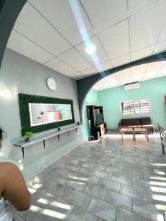 Peaceful Morales Getaway with 3 Spacious Bedrooms - 9