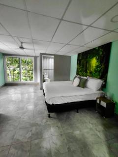 Peaceful Morales Getaway with 3 Spacious Bedrooms - Morales - 7