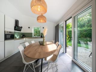 Detached bungalow, perfect for water sports and nature enthusiasts - 2