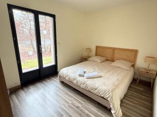 Spacieuse Villa entre forêt et golf, calme absolu - FR-1-590-589 - 2