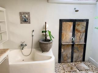 Tropical Oasis 2 BR Villa - Near Beach - 7