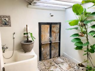 Tropical Oasis 2 BR Villa - Near Beach - 9