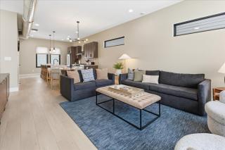 Brand New 4BR house w Patio and skyline views - 9