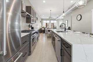 Brand New 4BR house w Patio and skyline views - 6