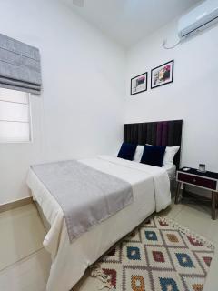 Celestial Negombo Premium Resort Pool View Apartments - 8