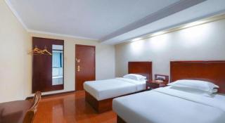 Green Tree Inn Urumqi San'gong Metro Station Exit - 8