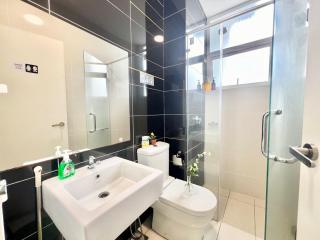 SH 1-12Pax 3Room Sky Pod Resi IOI Mall Puchong TV - 3