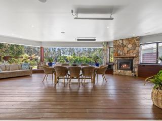 The Doggy Beach House - with Pool in Pottsville - 7