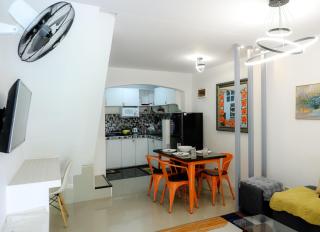 Clark Stays Yellow - 1