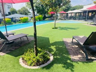 The Luxurious Retreat in Kyalami - 5