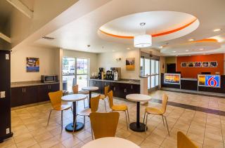 Motel 6-South Bend, IN - Mishawaka - 1