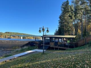 Huvila upeissa järvimaisemissa ulkoporeammeella - 2