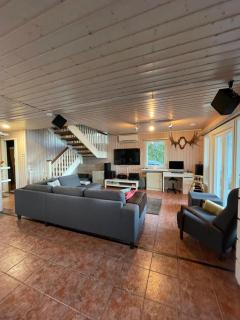 Villa Purnukka - Huvila upeissa järvimaisemissa ulkoporeammeella - 3