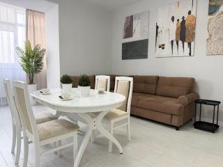 LUX двухкомнатная квартира в центре - 0