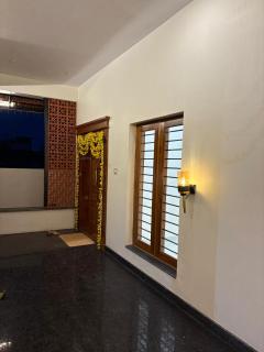 Rustic Ultra-Spacious 4BHK w Parking and Garden - 1