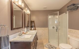 Large deck hot tub massage chair and seasonal swimming pool - 7