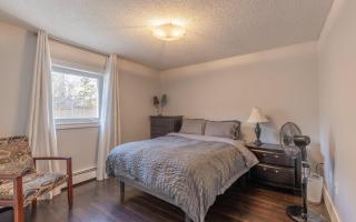 Large deck hot tub massage chair and seasonal swimming pool - 6