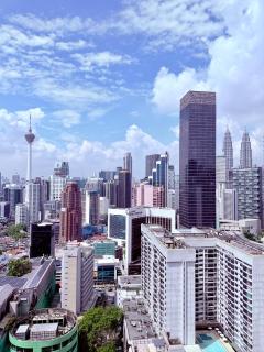 Premium Suite At Axon Residence By Apple Home - 3