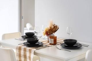 Chic 2BR Stay -Walk to Station & 5 Mins to Airport - 5