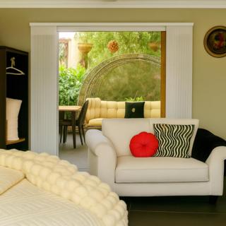 Point Vernon King Garden Retreat - 7