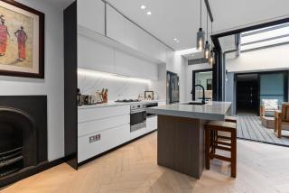 Spacious Family-Friendly 5-BR Home in Glebe - 7