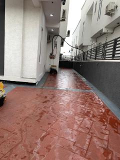 Luxury 4 bedroom fully detached duplex - 1