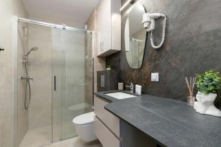 Stylowe Apartamenty 100 m od Plaży z Parkingiem i Balkonem by Noclegi Renters - 4
