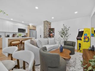 Serene 4BR 3BA Apt Harvard MIT Sleeps 13 - 7