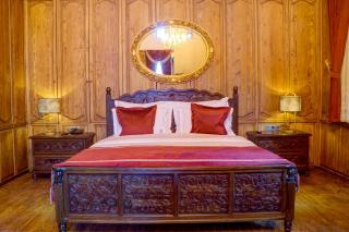 Four Mansions Hotel - 8