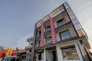 Hotel O The Royals Inn - 1