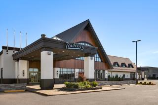 Radisson Hotel Montreal Airport - Saint-Laurent - 0