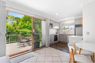 Noosaville Riverside Hideaway Lush gardens & River - 2