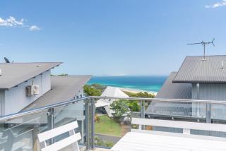 Warragi 5 - Sleeps 8 - Pool - Ocean Views - 8