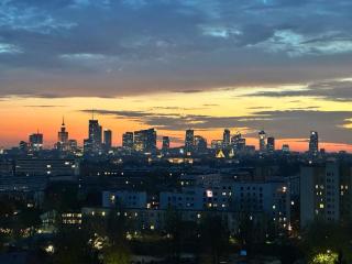 Praga Tower City View Apartment by BookingHost - 9