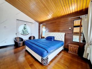 Rumah Kolam Pribadi - 8